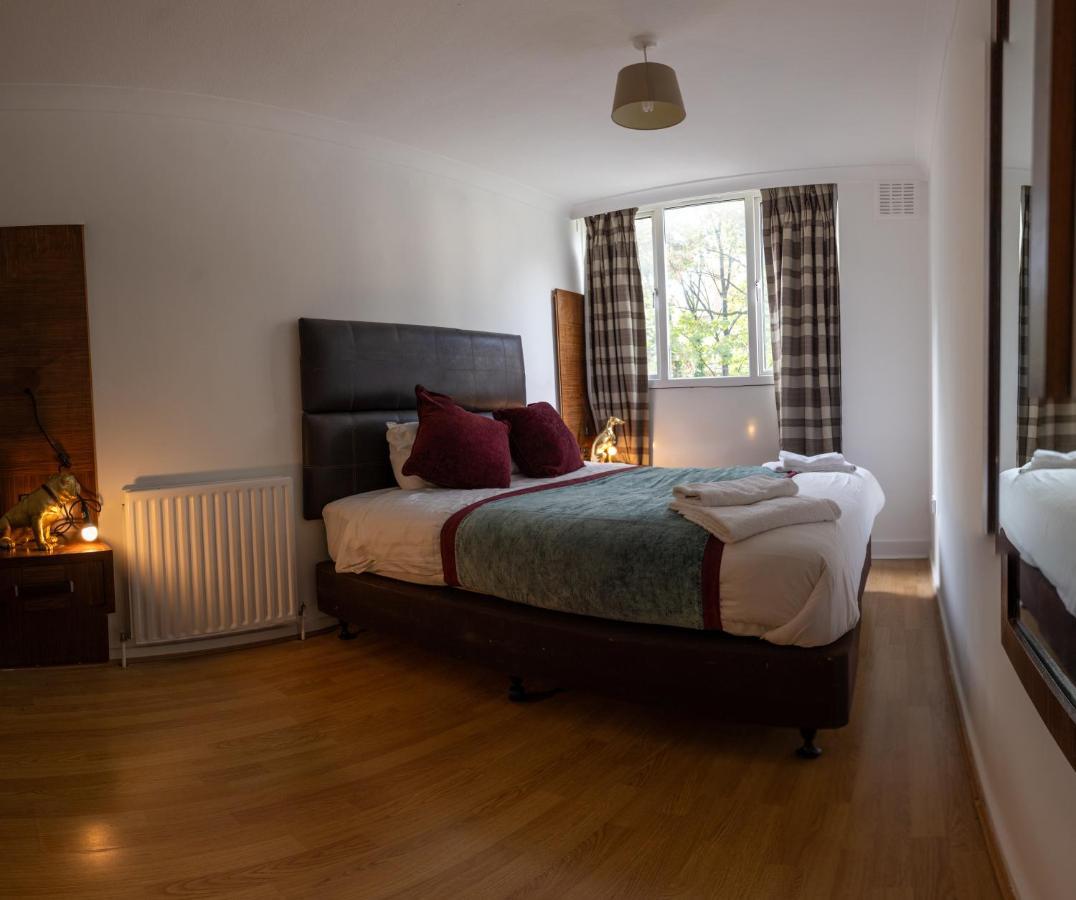 Villa London - 4 Bed - Sleeps 8 - Garden - Pet Friendly Exterior foto