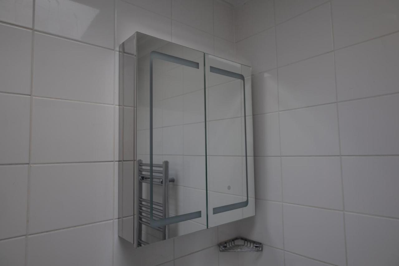 Villa London - 4 Bed - Sleeps 8 - Garden - Pet Friendly Exterior foto